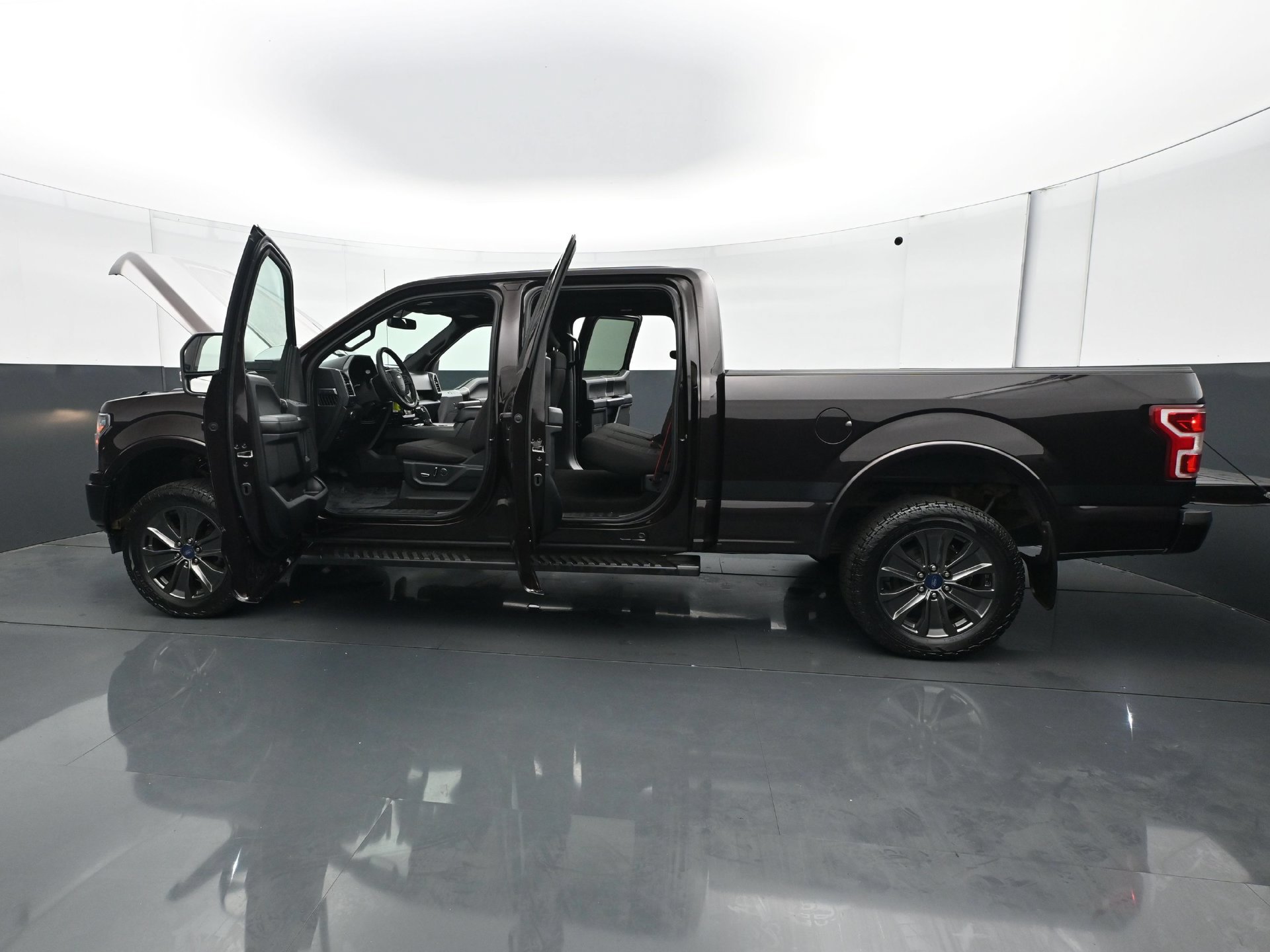Used 2018 Ford F150 XLT w/ Equipment Group 302A Luxury AWD/4WD image 31