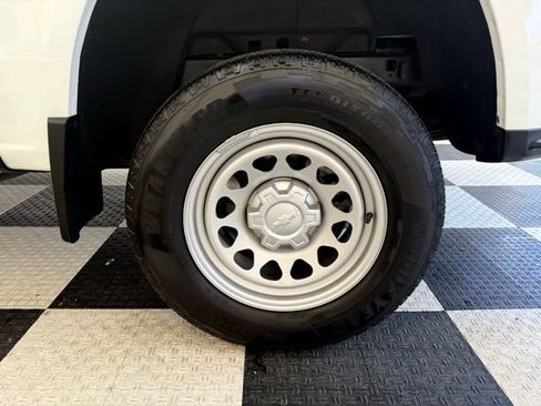 Used 2024 Chevrolet Colorado W/T image 10