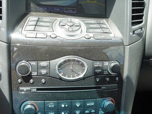 Used 2010 INFINITI FX35 AWD w/ Navigation Pkg image 23