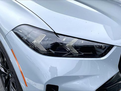 Used 2025 BMW X5 sDrive40i w/ M Sport Package image 26