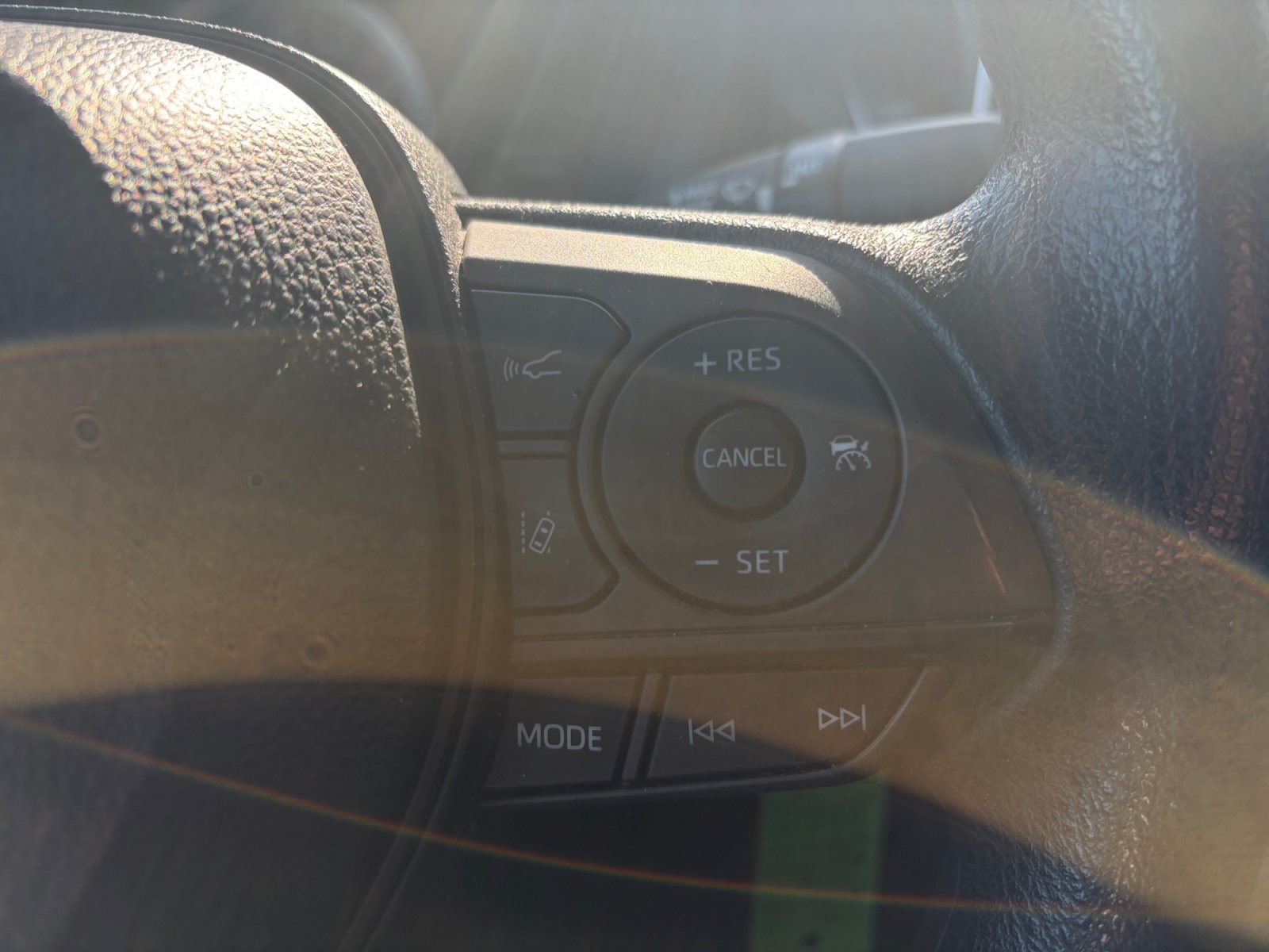 Used 2020 Toyota Corolla LE FWD image 20