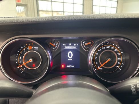 Used 2021 Jeep Wrangler Sport image 12