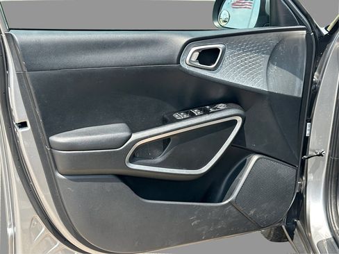 Used 2022 Kia Soul LX w/ Technology Package FWD image 30
