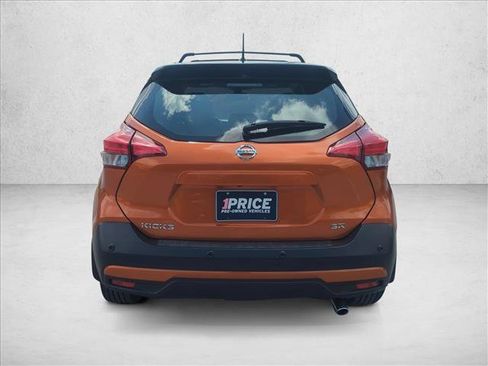 Used 2020 Nissan Kicks SR w/ SR Premium Package FWD image 6