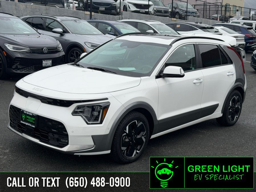 Used 2023 Kia Niro Wave w/ Wave Preserve Package FWD image 1