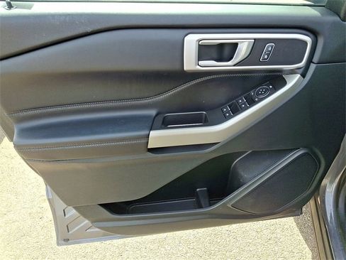 Used 2021 Ford Explorer XLT w/ Class III Trailer Tow Package image 11