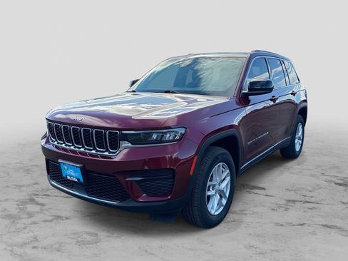 Used 2023 Jeep Grand Cherokee Laredo w/ Luxury Tech Group I AWD/4WD image 1