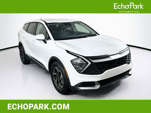 Used 2025 Kia Sportage LX FWD image 1