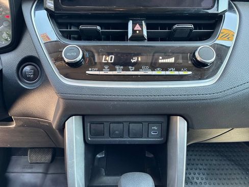 Used 2024 Toyota Corolla Cross LE w/ Moonroof Package AWD/4WD image 19