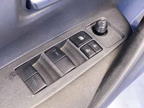 Used 2022 Toyota Corolla LE FWD image 18