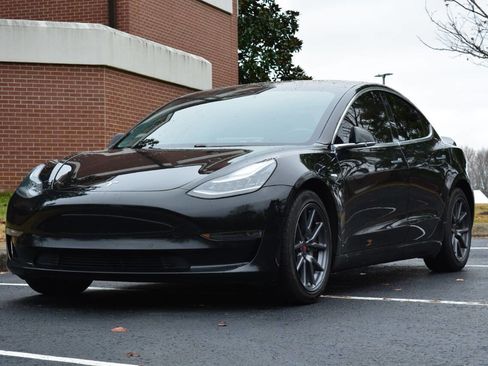 Used 2019 Tesla Model 3 Standard Range Plus image 2