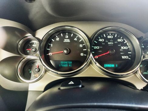 Used 2008 Chevrolet Silverado 2500 LT w/ 2LT Convenience Package image 27