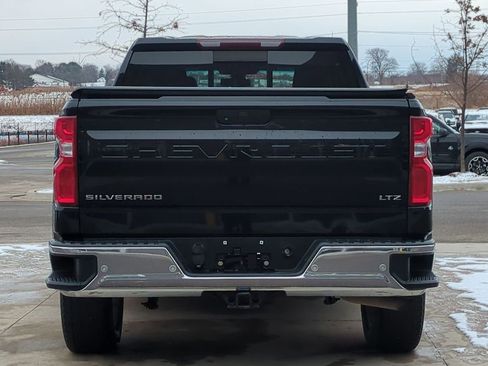 Used 2019 Chevrolet Silverado 1500 LTZ w/ LTZ Premium Package image 5