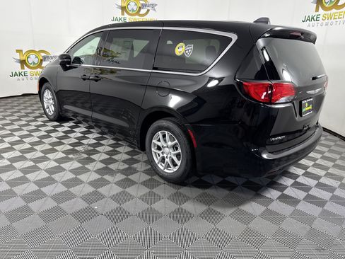 New 2026 Chrysler Voyager LX image 6