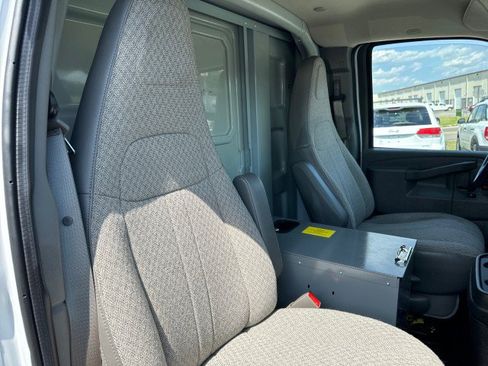 Used 2021 GMC Savana 3500 w/ Power Convenience Package RWD image 28