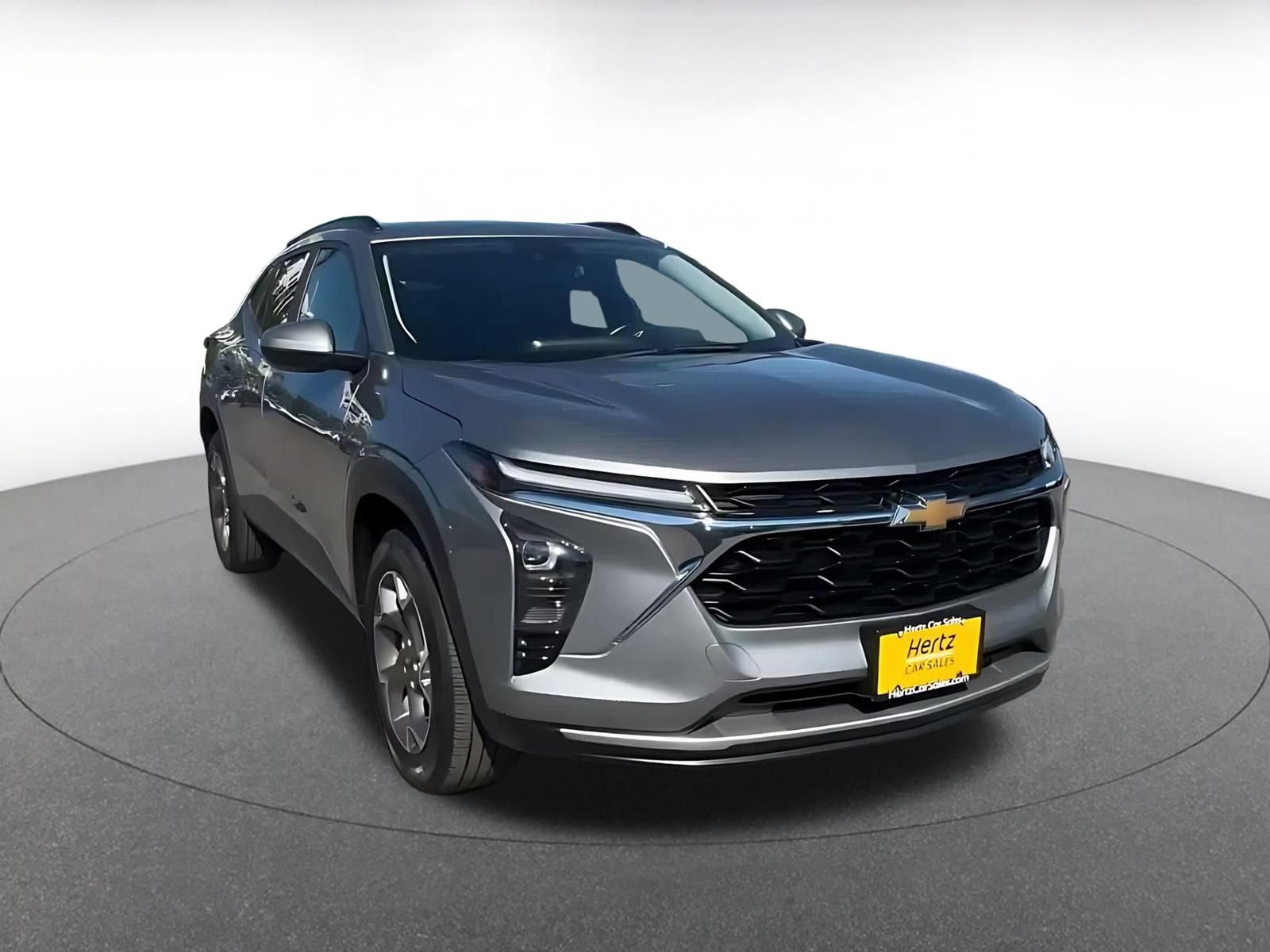 Used 2025 Chevrolet Trax LT w/ LT Convenience Package FWD image 3
