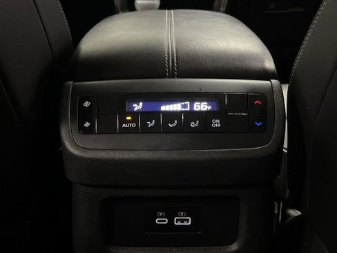 Used 2022 Nissan Pathfinder SL image 33