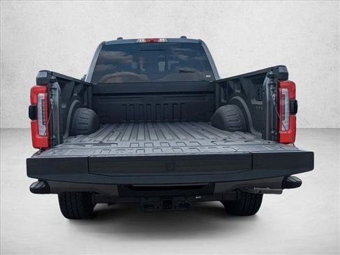 Used 2025 Ford F250 Platinum image 9