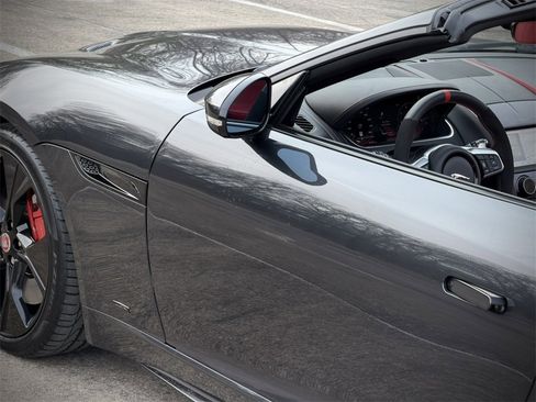 Used 2022 Jaguar F-TYPE Convertible image 17