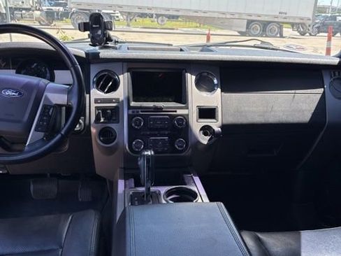 Used 2017 Ford Expedition EL Limited w/ Equipment Group 301A RWD image 20