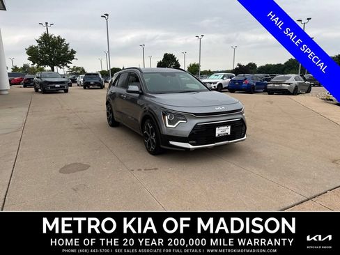 Used 2025 Kia Niro EX Touring FWD image 7
