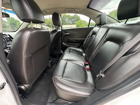 Used 2020 Chevrolet Sonic Premier FWD image 17