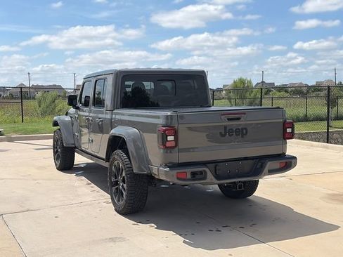 Used 2023 Jeep Gladiator Overland AWD/4WD image 7