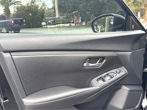 Used 2024 Nissan Sentra SV image 19