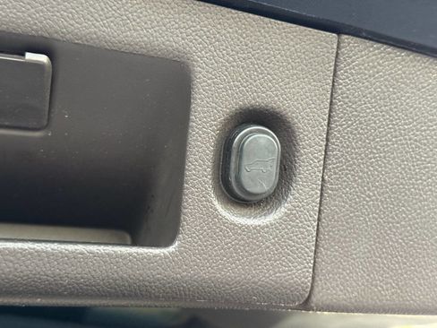 Used 2015 GMC Yukon XL Denali w/ Open Road Package image 28