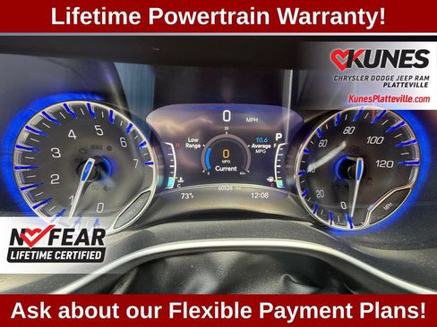Used 2022 Chrysler Pacifica Touring-L FWD image 13