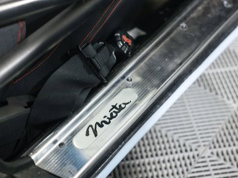 Used 1992 MAZDA MX-5 Miata RWD image 47