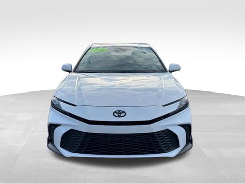 Used 2025 Toyota Camry SE w/ Convenience Package FWD image 11