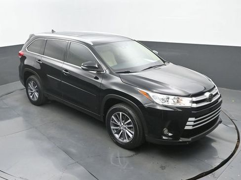 Used 2017 Toyota Highlander XLE FWD image 31