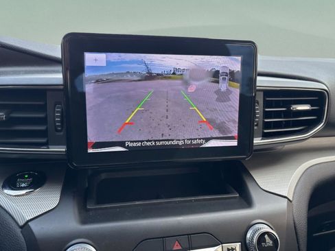 Used 2020 Ford Explorer XLT w/ Equipment Group 202A image 19