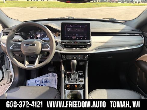 Used 2025 Jeep Compass Limited AWD/4WD image 12