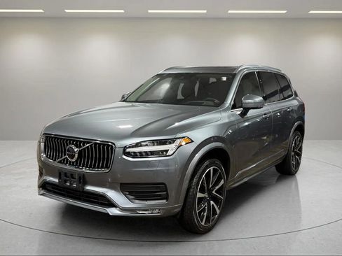 Used 2020 Volvo XC90 T6 Momentum w/ Protection Package image 16