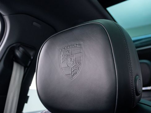 Certified 2023 Porsche Cayenne S Platinum AWD/4WD image 32