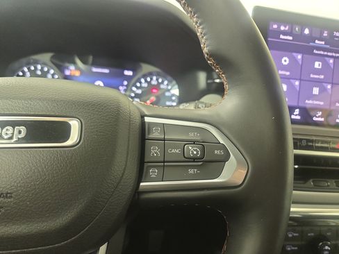 Certified 2022 Jeep Compass Limited AWD/4WD image 17