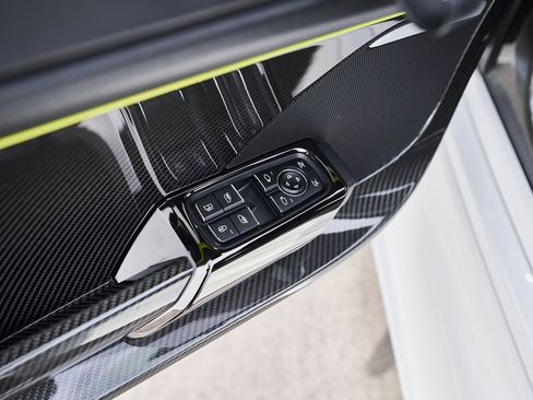 Used 2015 Porsche 918 Spyder w/Weissach Package image 47