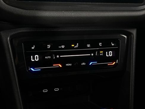 Used 2022 Volkswagen Tiguan SEL R-Line image 16