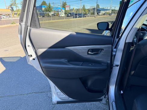 Used 2015 Nissan Murano SL w/ SL Technology Package image 15