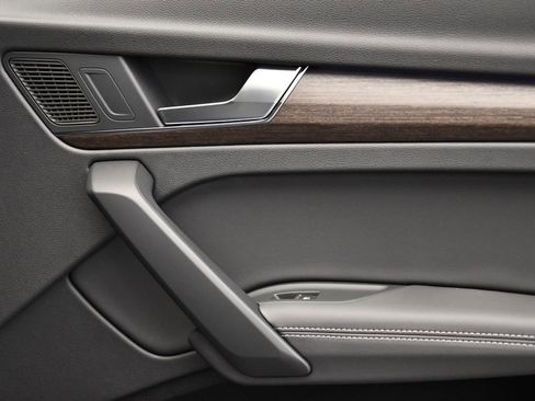 Certified 2025 Audi Q5 2.0T Premium Plus w/ Premium Plus Package image 51