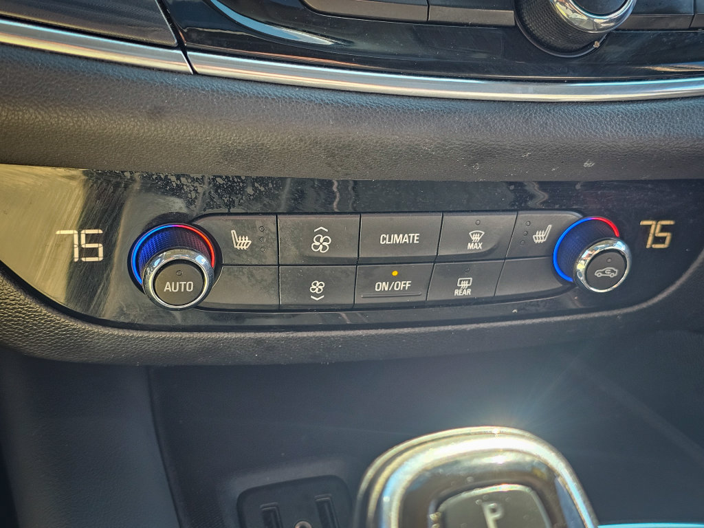 Used 2018 Buick Enclave Essence FWD image 27