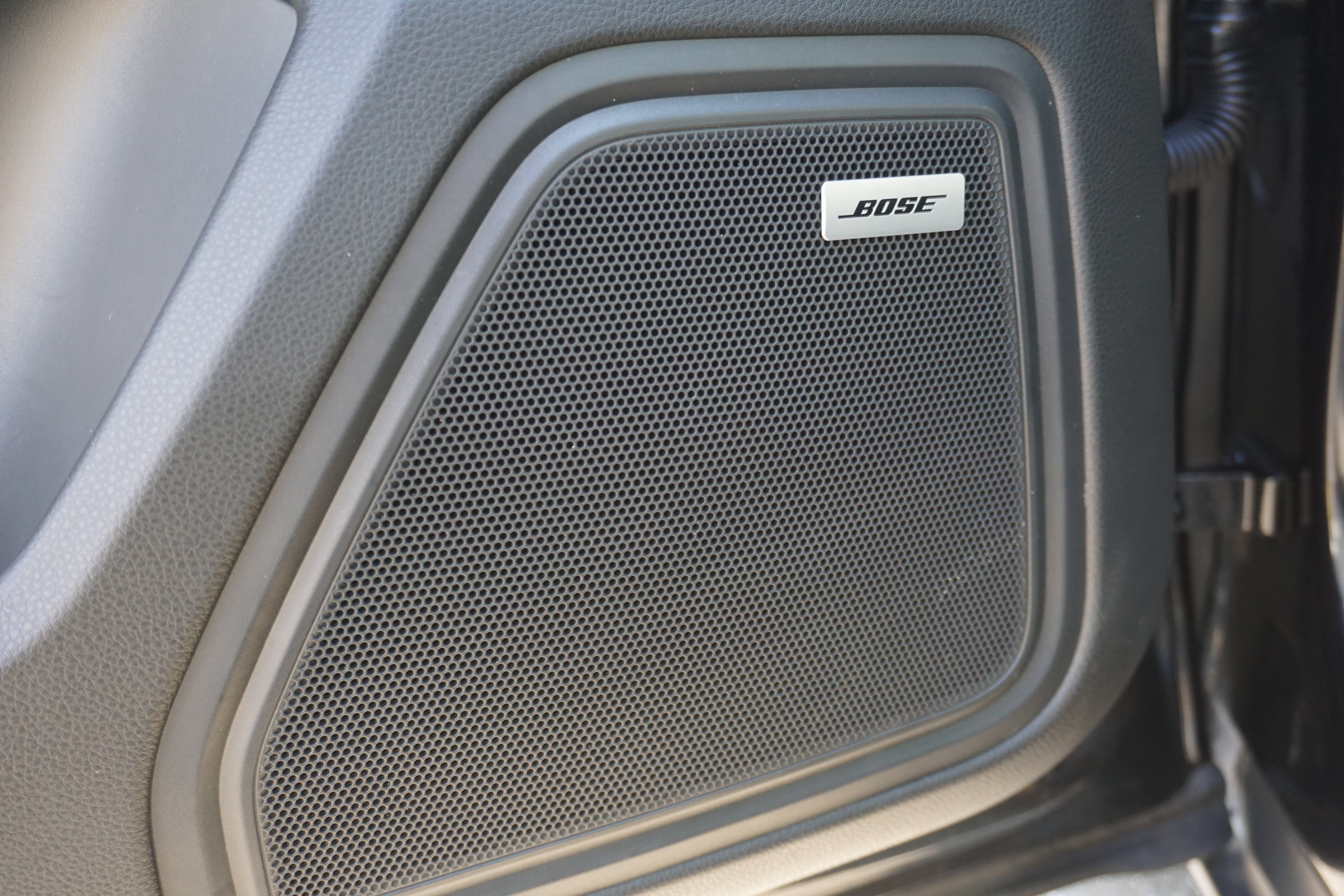 Certified 2022 Porsche Macan S AWD/4WD image 18