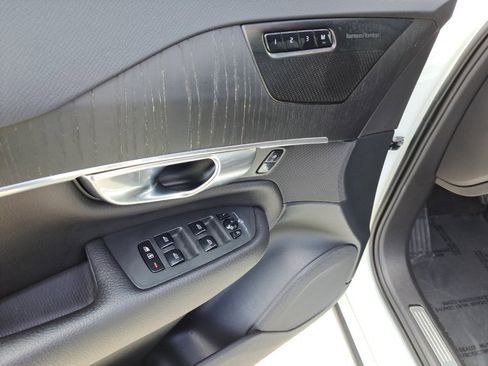 Used 2020 Volvo XC90 T5 Momentum image 16