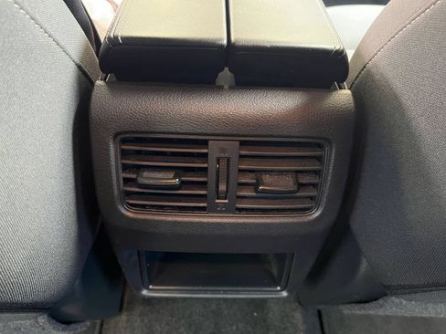 Used 2023 Nissan Rogue S FWD image 23