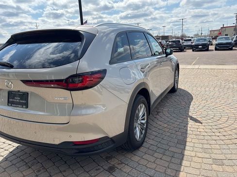Used 2025 MAZDA CX-90 Plug-In Hybrid w/ Preferred AWD/4WD image 5