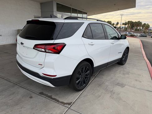Used 2023 Chevrolet Equinox RS image 3