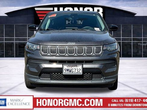 Used 2022 Jeep Compass Sport AWD/4WD image 2