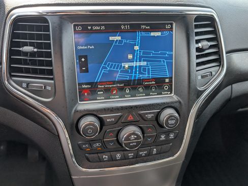 Used 2018 Jeep Grand Cherokee Altitude AWD/4WD image 26